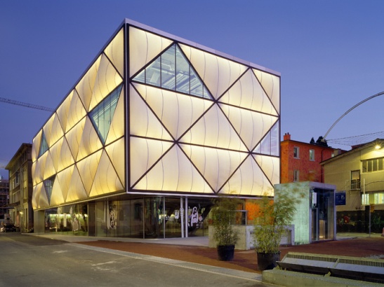 Miroiterie commercial building | Lausanne, Switzerland | Brauen & Waelchli Architecture
